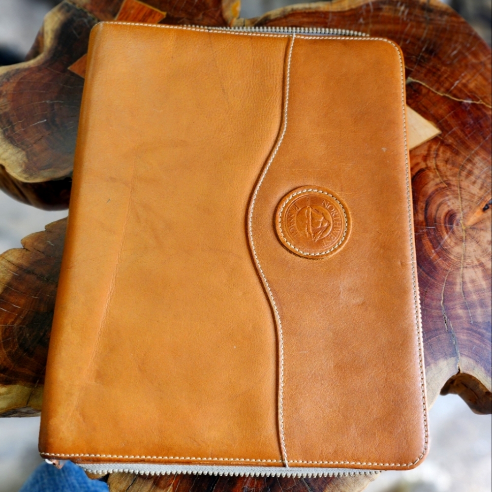 Santa Fe Columbian leather tablet and note case
